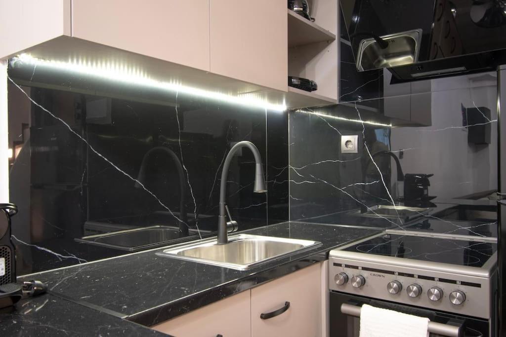 Antigonidon Loft Apartment Солун Екстериор снимка